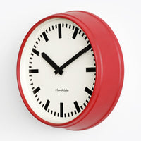 horloge-rouge-vintage