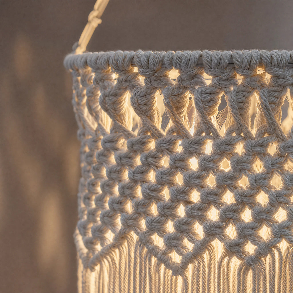 Abat-Jour Macramé Suspendu avec Franges Bohème - close-up détail matière