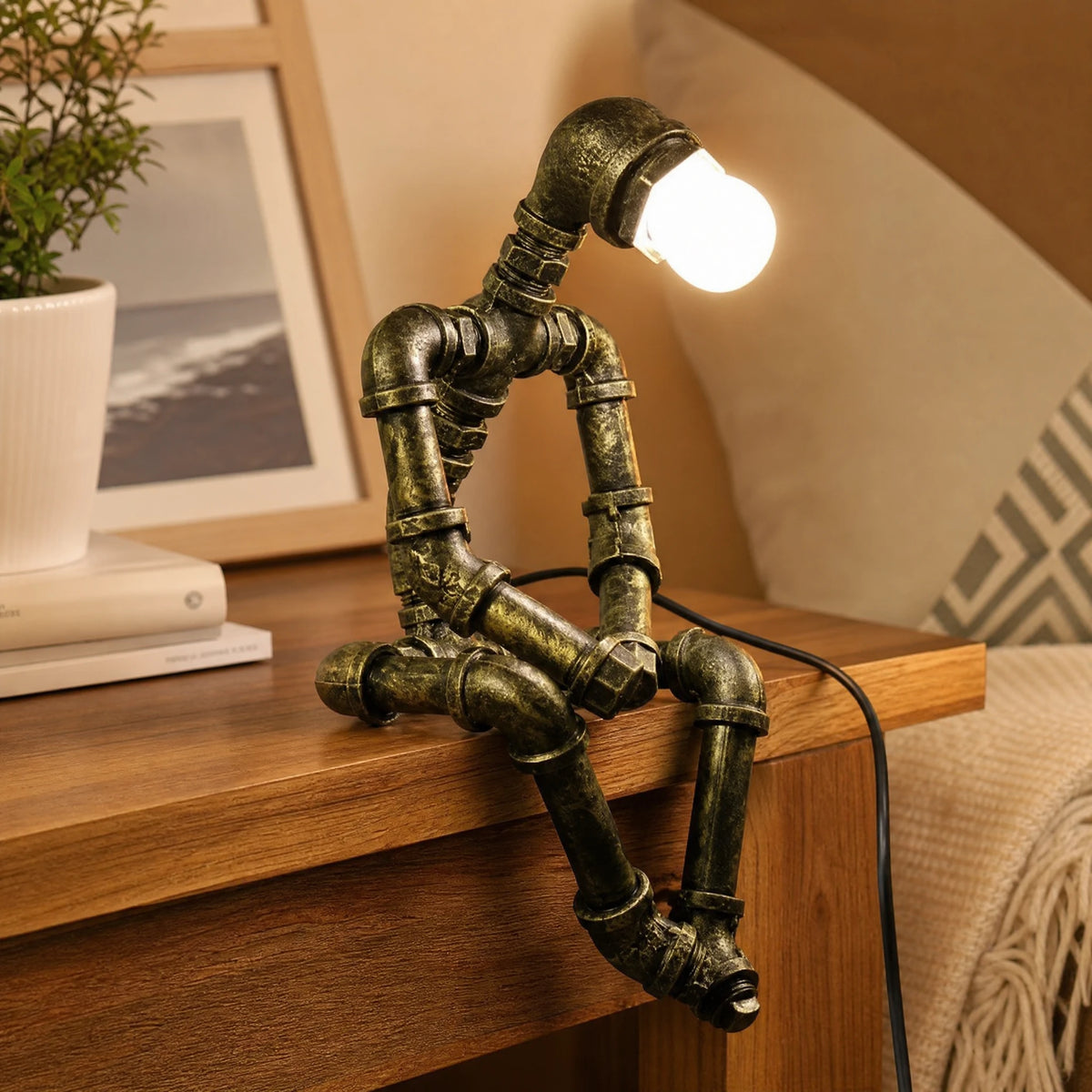 Lampe Tuyau Industriel à Poser en Forme de Robot - OBJETS VARIES