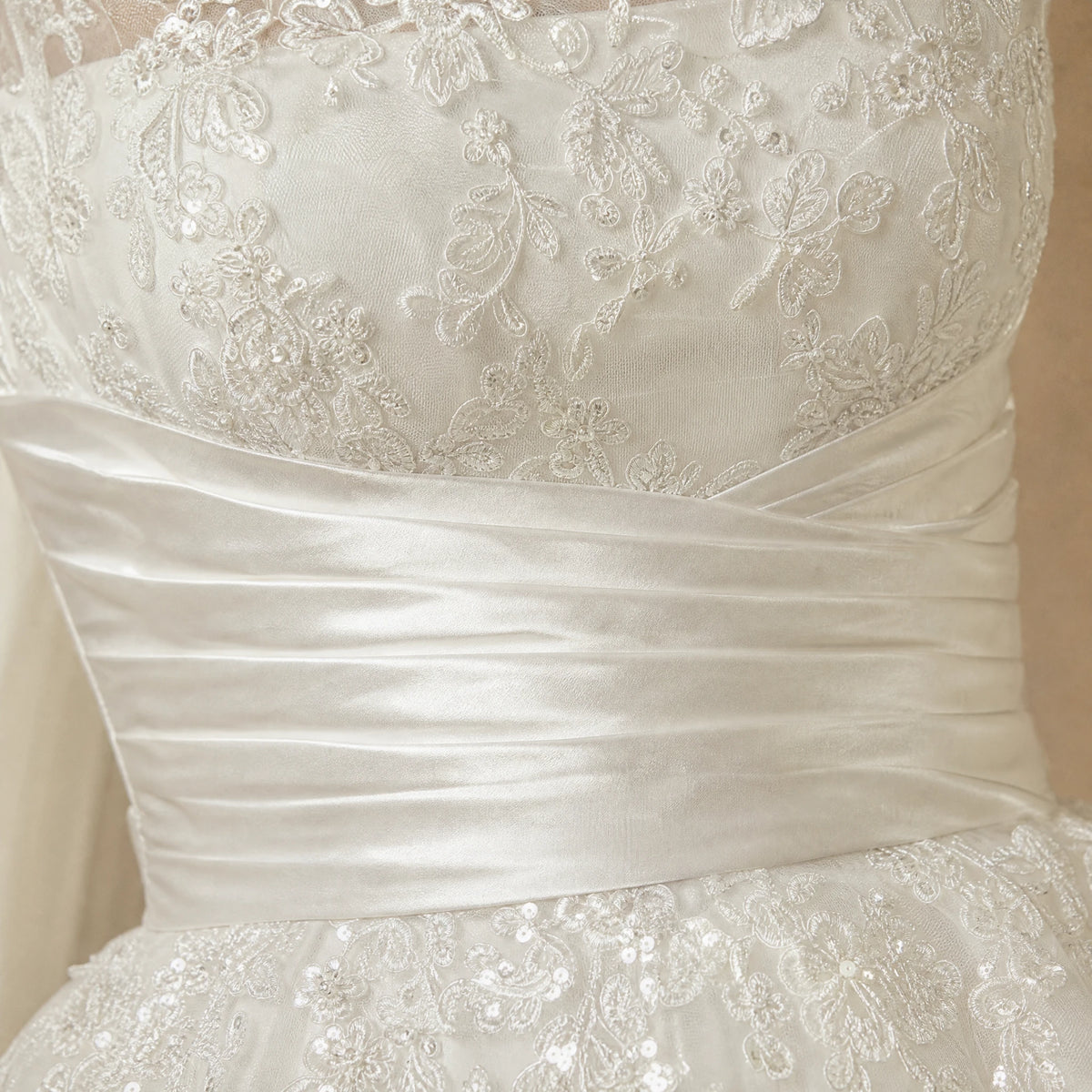Robe de Mariée Vintage Année 40 - close-up détail matière