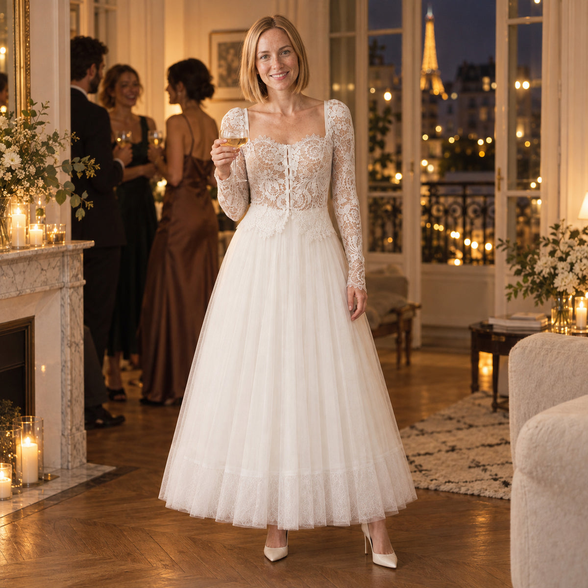 Mariée portant la robe de mariée vintage deux pièces en dentelle à l'ouverture du bal Bild