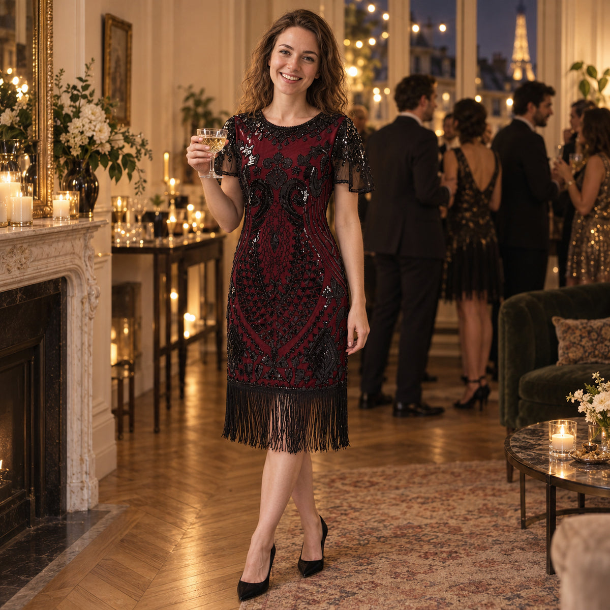 Femme portant la robe style charleston à sequins et franges avec l'ensemble d'accessoires lors d'un mariage Bild