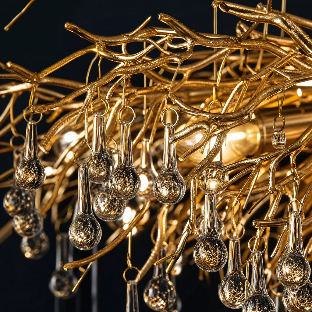 Suspension Cristal Design Dorée à Branches et Gouttes - close-up détail matière