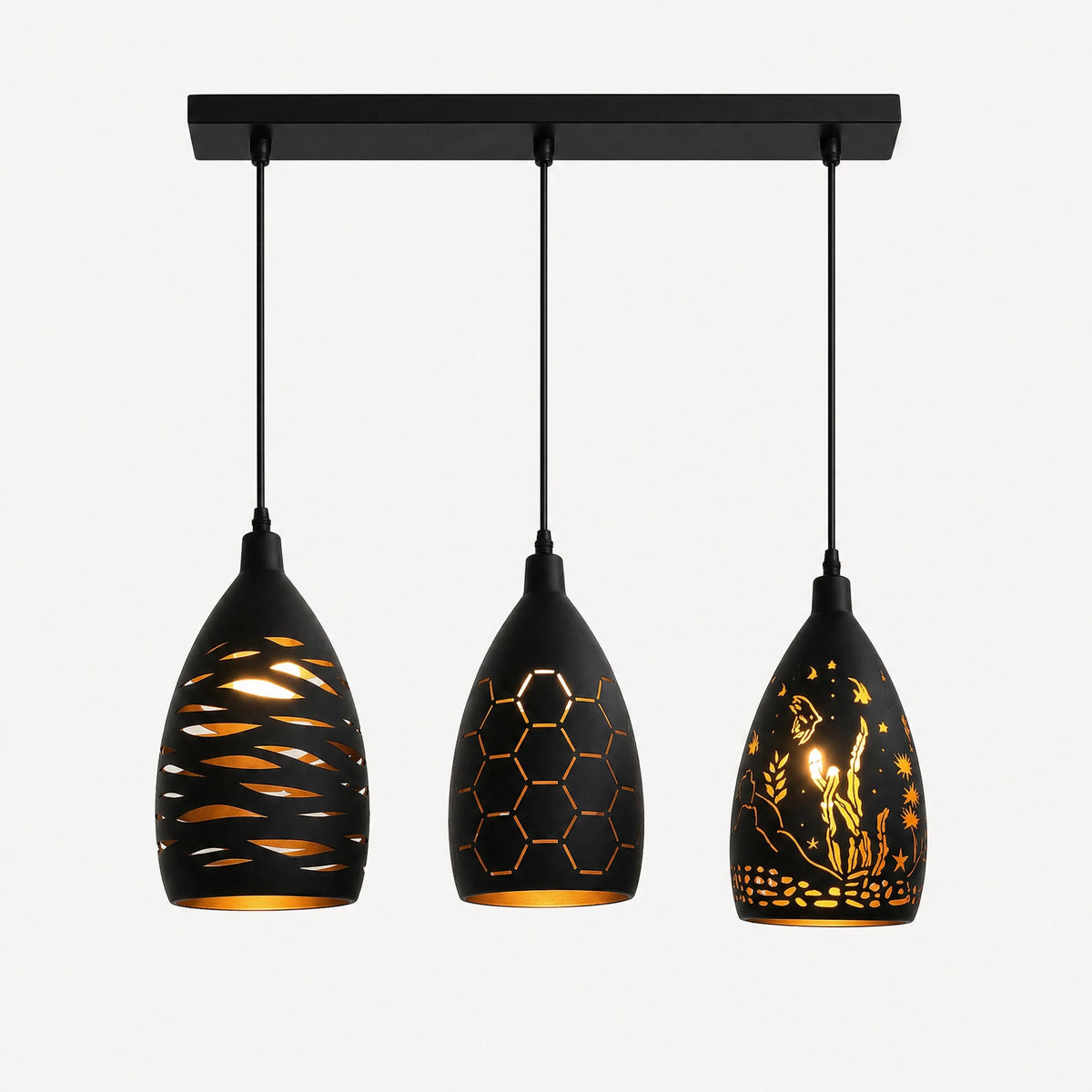 Suspension Décorative Ajourée Noire à Motifs - image principale