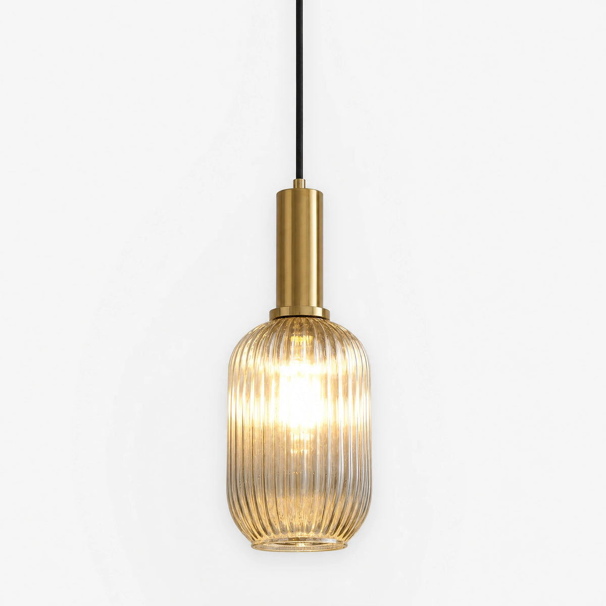 Suspension en verre strié doré avec finitions laiton - image principale