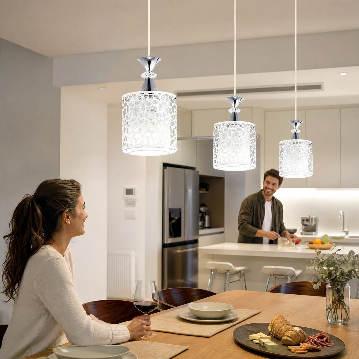 Suspension Trois Lumières Cylindriques Ajourées Chromées - Utilisation GLOBALE