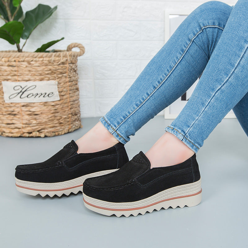 Vintage-Plateaupumps aus Wildleder