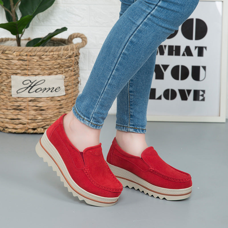 Vintage-Plateaupumps aus Wildleder