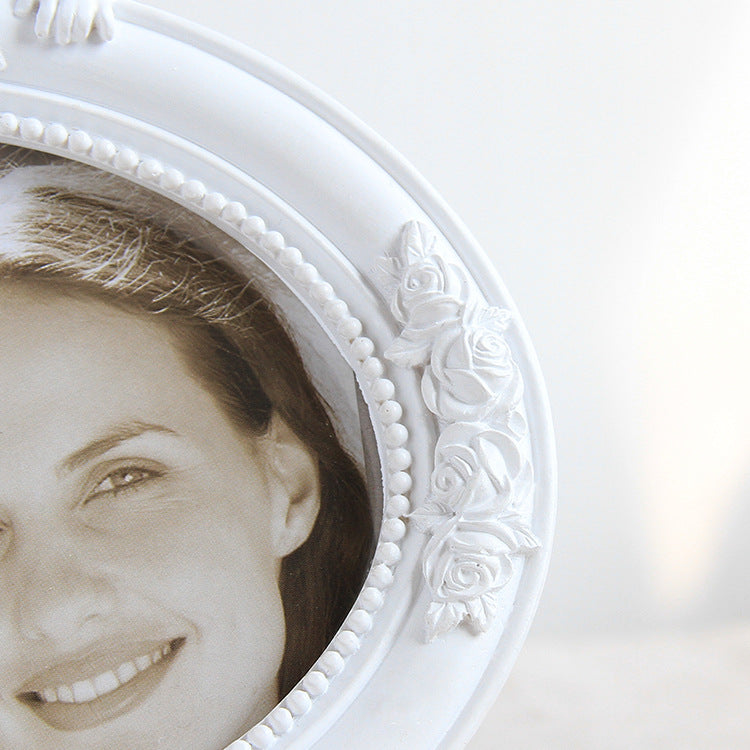 cadre-photo-ovale-en-resine-blanc-argente-retro