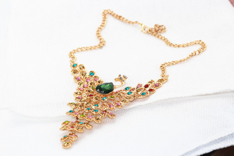 collier-vintage-plein-de-diamants-paon