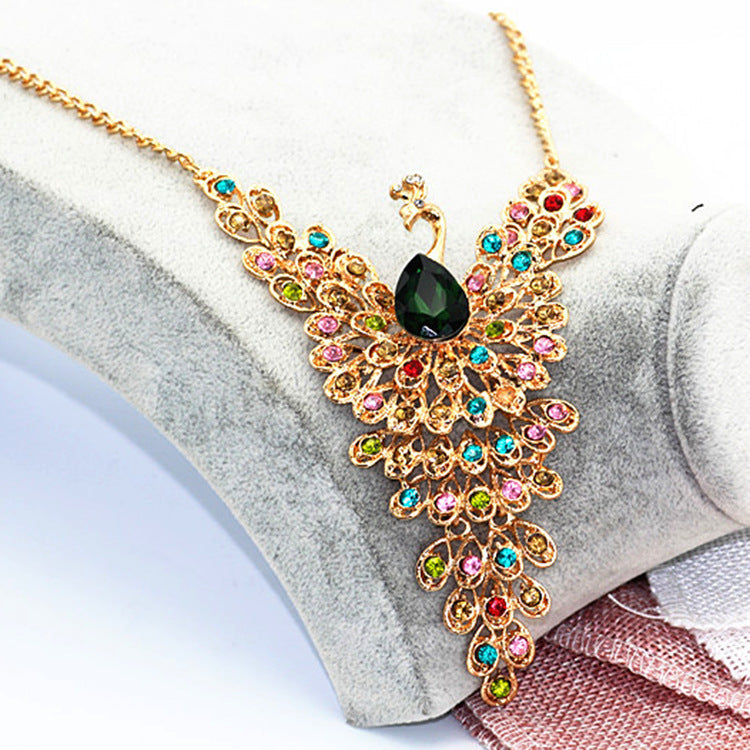 collier-vintage-plein-de-diamants-paon