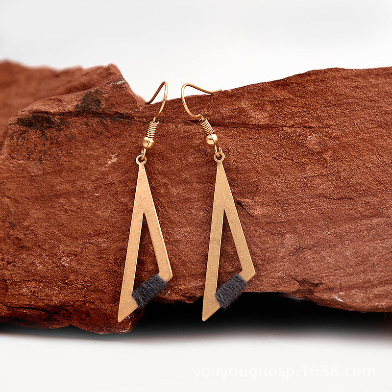 boucles-doreilles-triangle-alliage-vintage