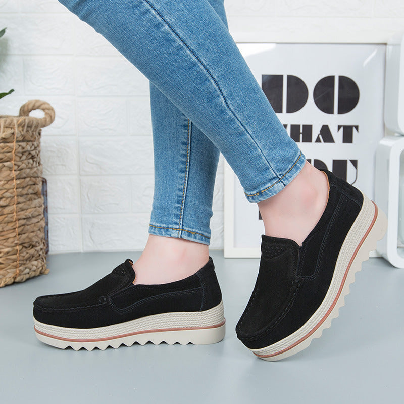 Vintage-Plateaupumps aus Wildleder