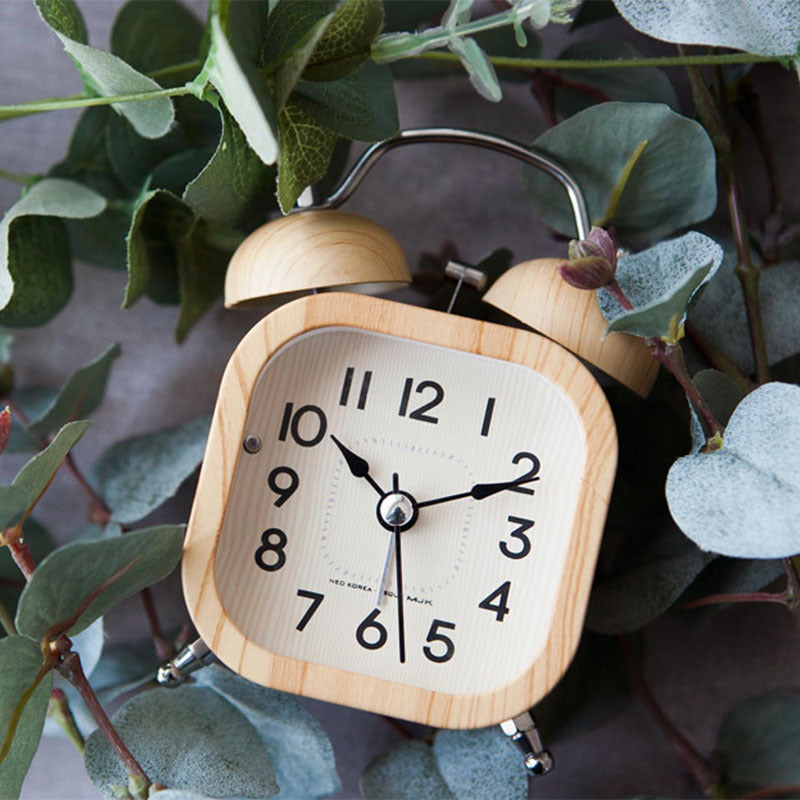 reveil-en-bois-lumineux-silencieux-simple-retro