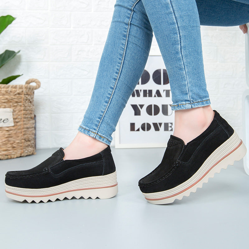 Vintage-Plateaupumps aus Wildleder
