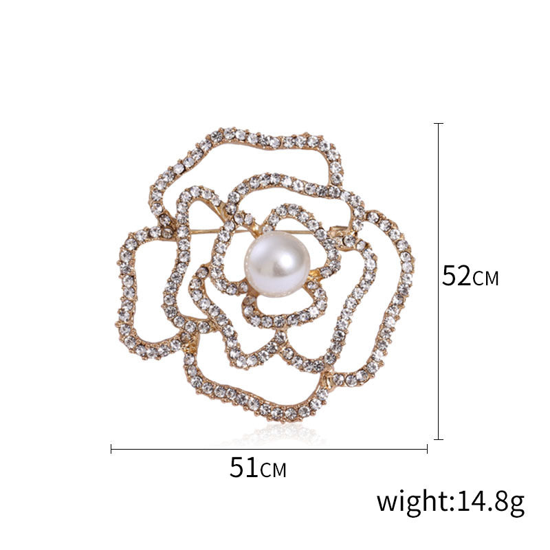 broches-en-perles-naturelles-vintage-creusees-de-diamants