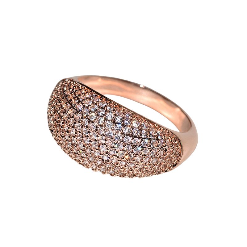 Altgold- und Diamantring