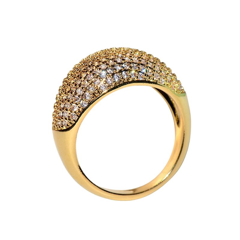 Altgold- und Diamantring