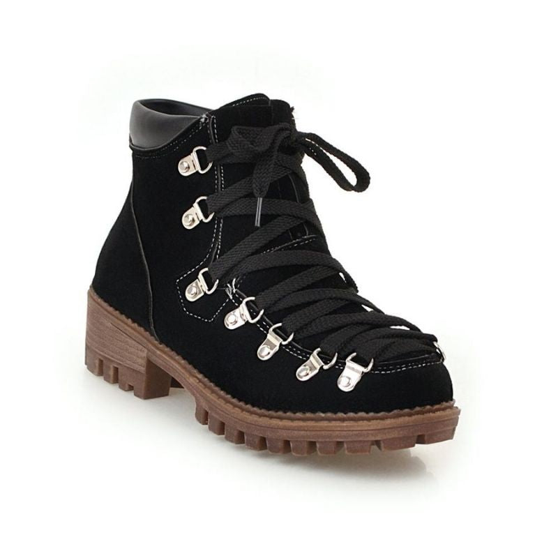    chaussure-de-montagne-vintage