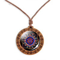 collier-mandala-pendentif-bois-vintage