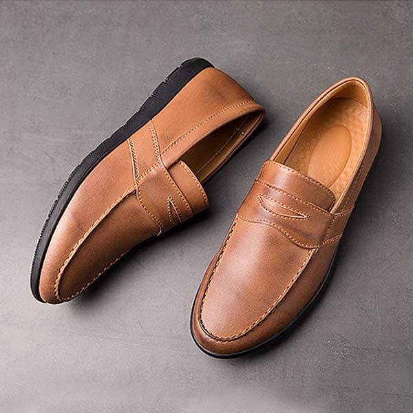 Trendige handgefertigte Leder-Loafer im Vintage-Stil