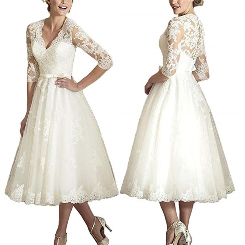 robe-mariee-courte-vintage-col-en-v Bild